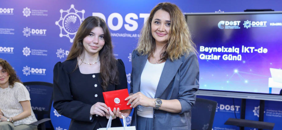 Beynəlxalq “İKT-də Qızlar Günü” ilə bağlı tədbir keçirilib