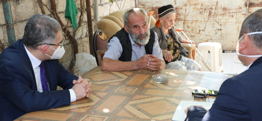 Visits to the homes of martyrs' families and veterans continue on the anniversary of the Patriotic War