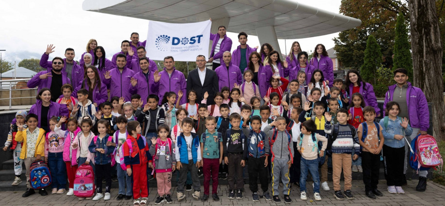 DOST ucqar kənd məktəblilərini sevindirdi
