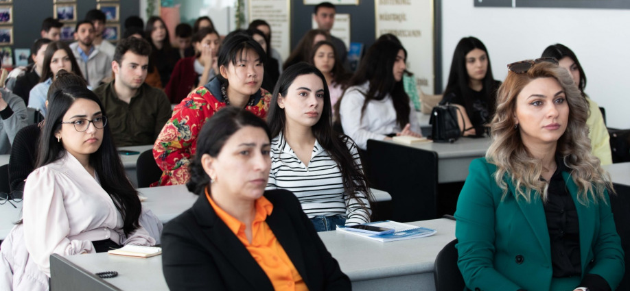 A meeting was held with the teaching staff and students of the Faculty of Social Sciences and Psychology of BSU