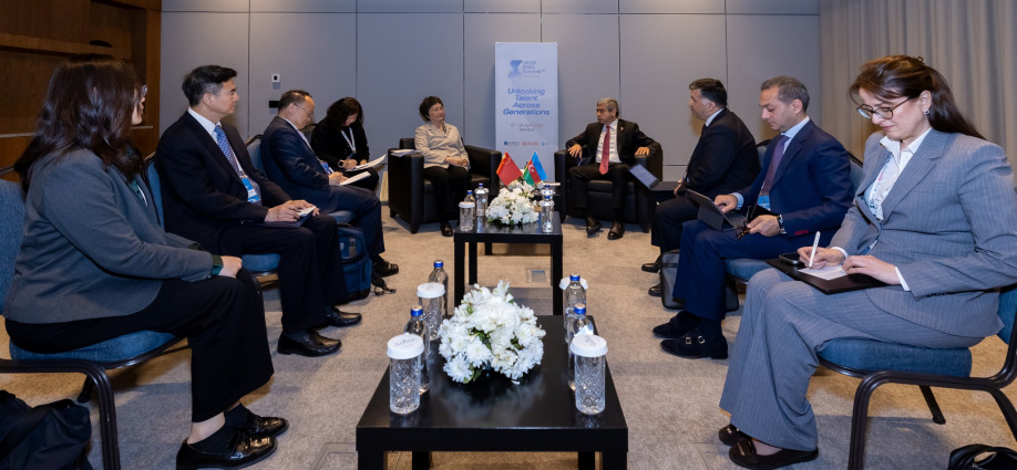 Bacarıqlar Sammiti çərçivəsində ikitərəfli görüşlər keçirilib