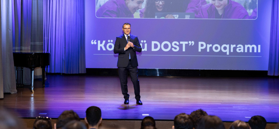 Fərid Məmmədov “Gənc DOST” könüllüləri ilə görüşdü