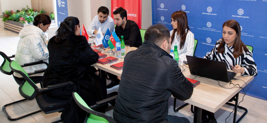 DOST mərkəzində əmək yarmarkası keçirilib